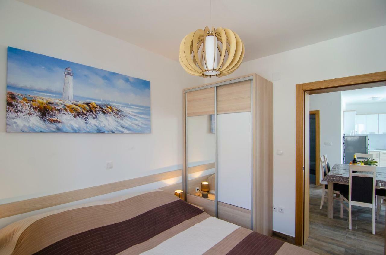 Apartments Sara โบล ภายนอก รูปภาพ