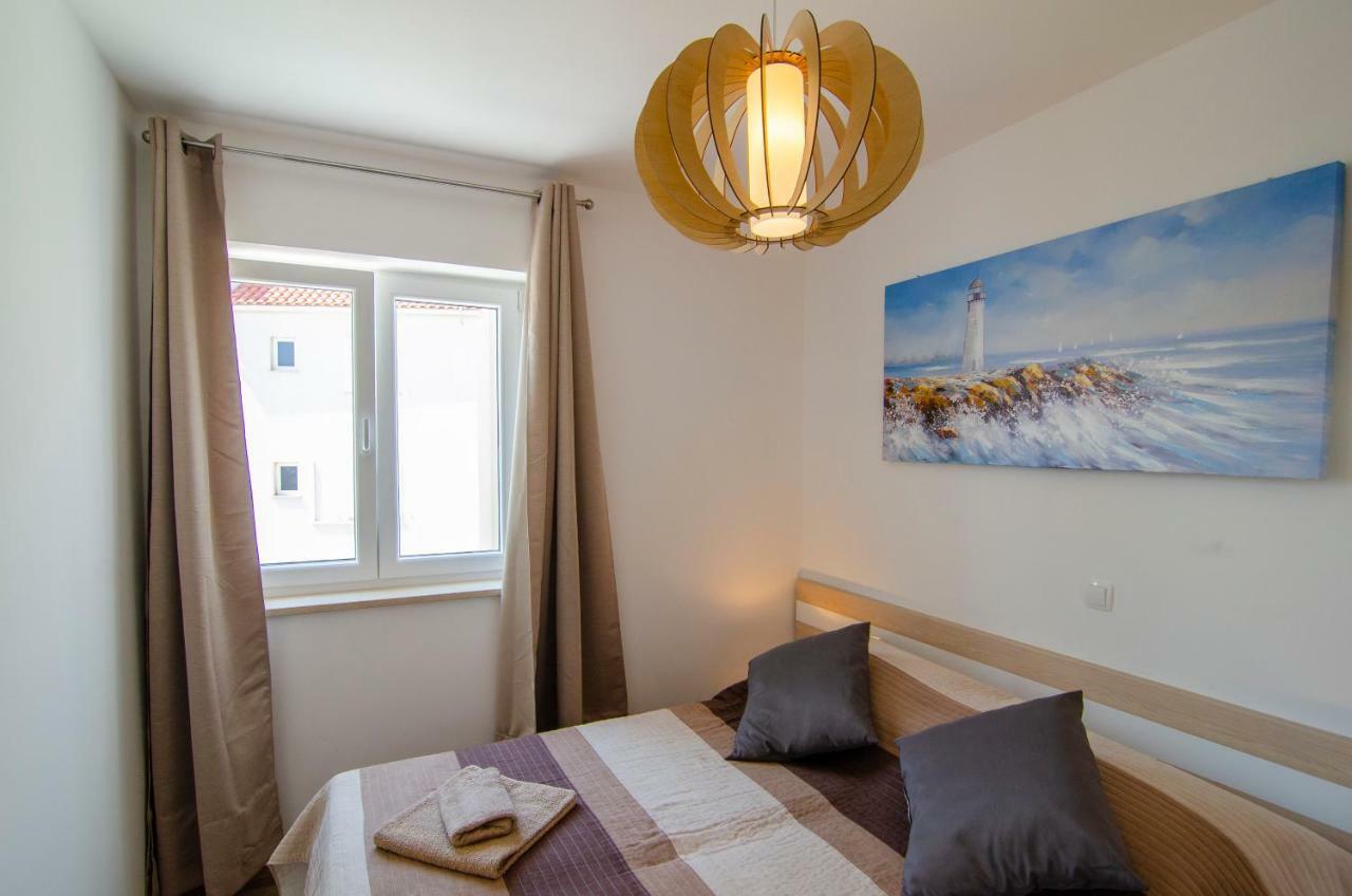 Apartments Sara โบล ภายนอก รูปภาพ