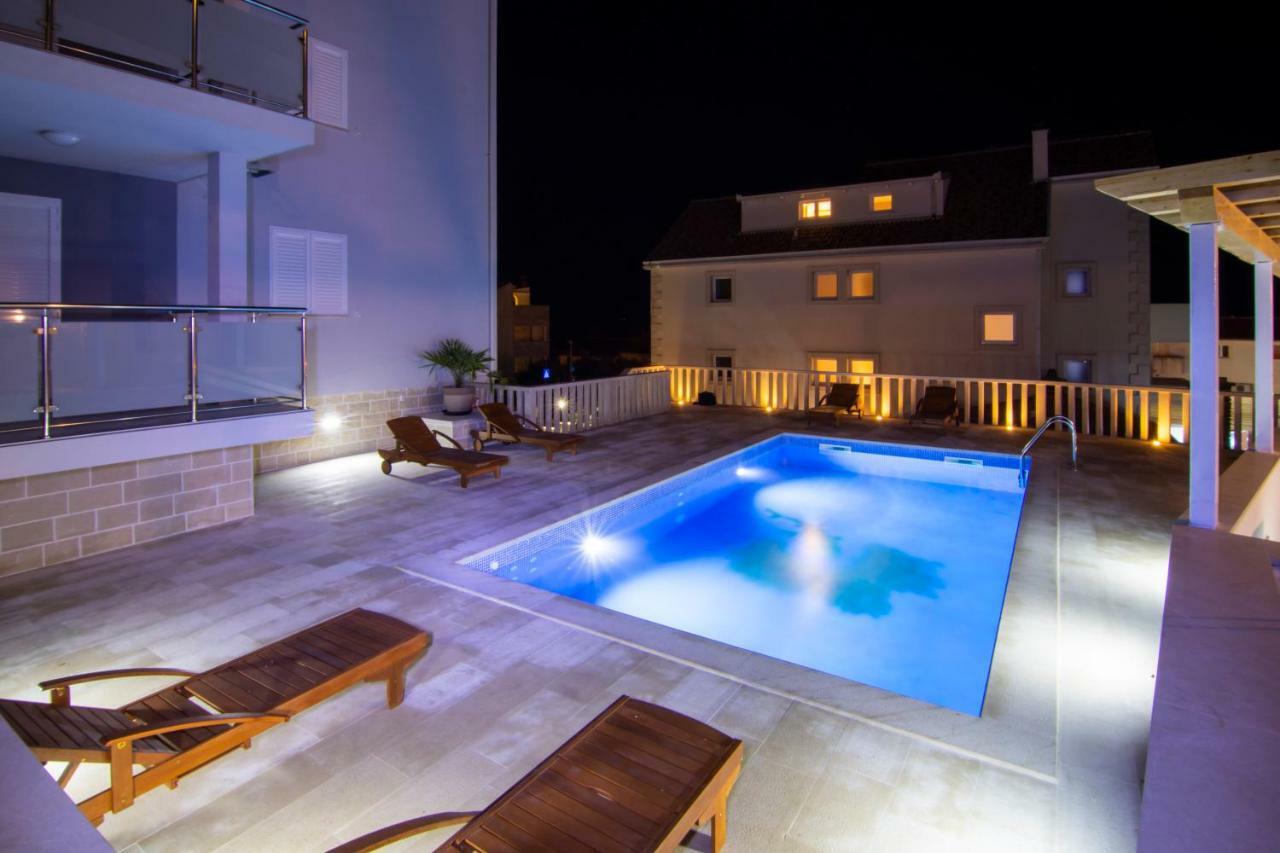 Apartments Sara โบล ภายนอก รูปภาพ