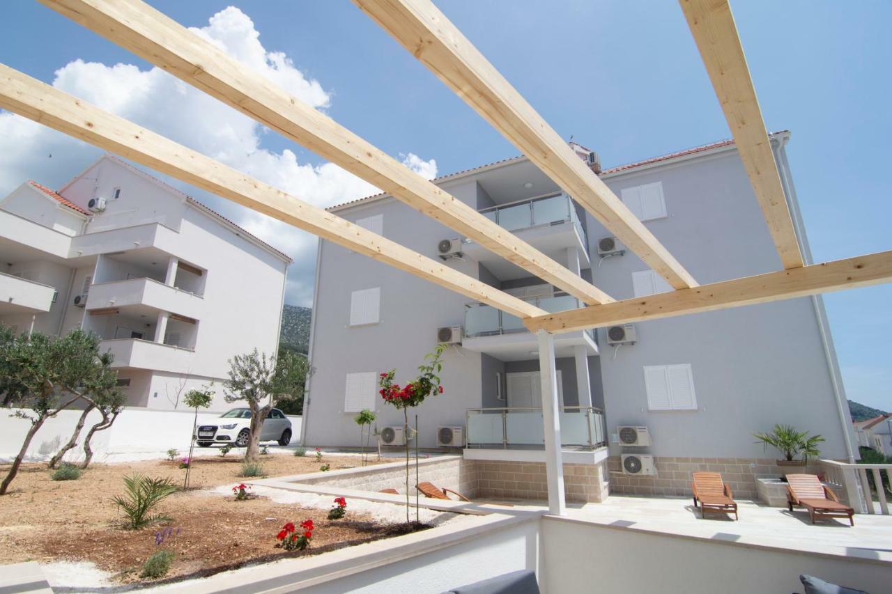Apartments Sara โบล ภายนอก รูปภาพ