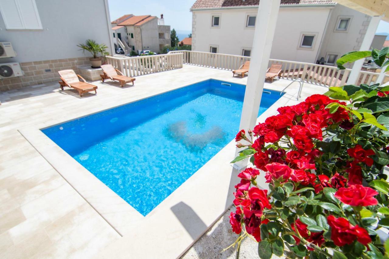 Apartments Sara โบล ภายนอก รูปภาพ