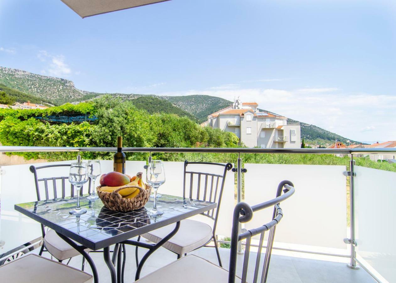 Apartments Sara โบล ภายนอก รูปภาพ