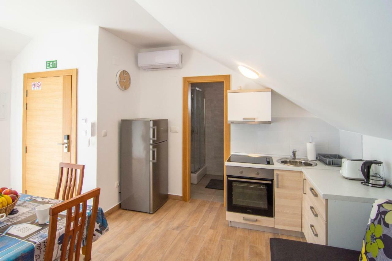 Apartments Sara โบล ภายนอก รูปภาพ