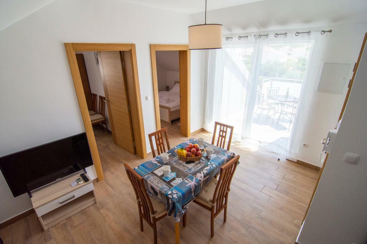 Apartments Sara โบล ภายนอก รูปภาพ